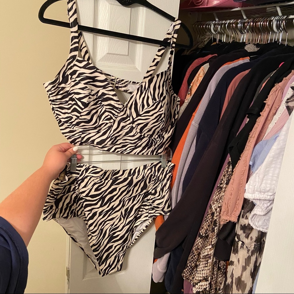 Old navy 2X bikini set zebra print